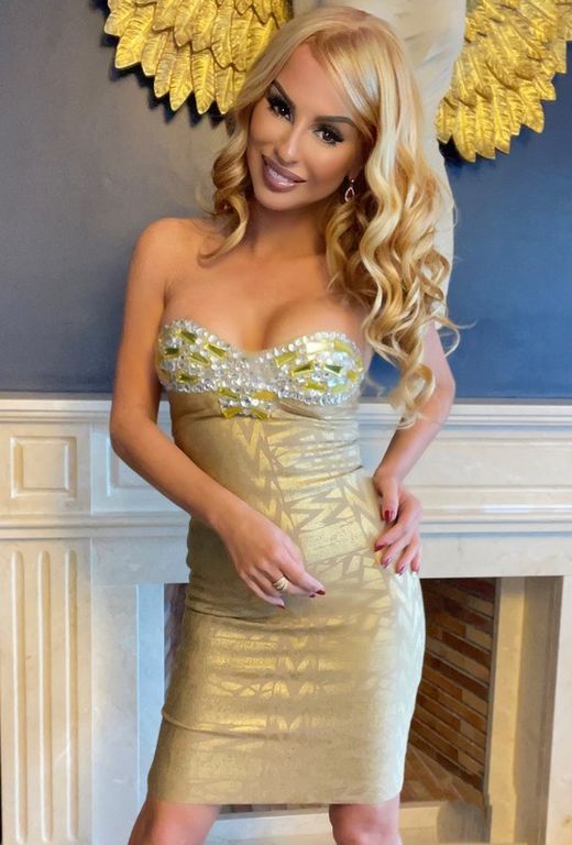 Vestido bandage dorado de pedrería modelo Golden