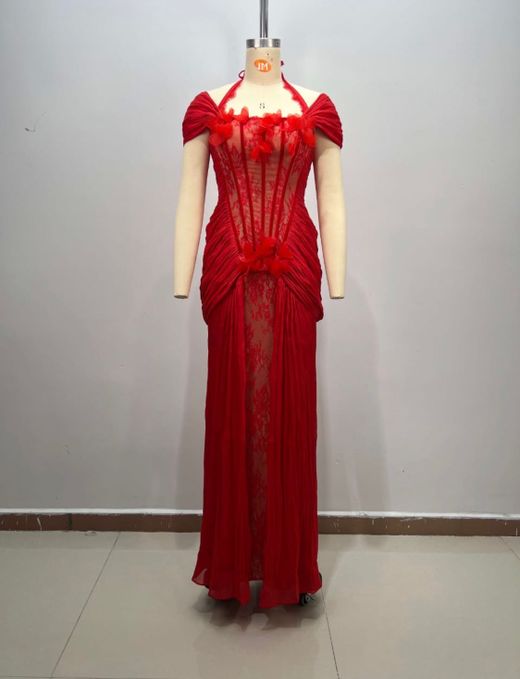 Vestido de encaje rojo modelo Amanda