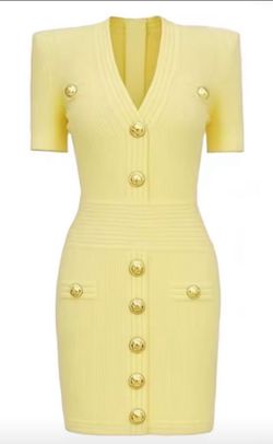 Yellow Paris model knit dress