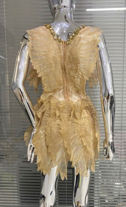 Vestido de tul con pedrería modelo Titania