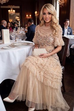 Vestido de tul modelo Griselda Beige