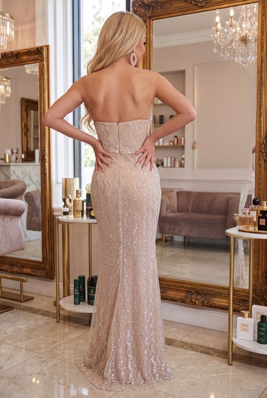 Deborah model dress