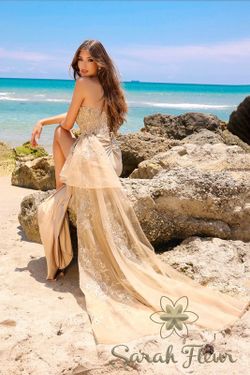 Vestido largo de fiesta modelo Sofia beige