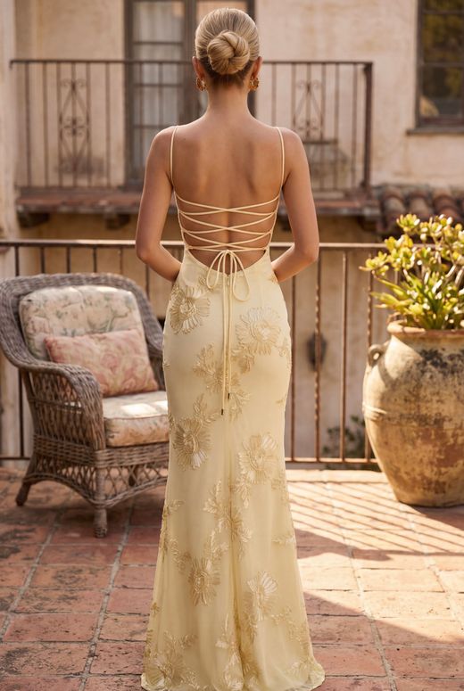 Vestido largo modelo Angelina Amarillo