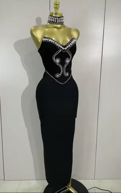 Vestido modelo Alicia negro