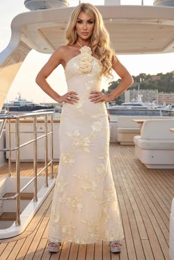 Vestido modelo Anabelle Amarillo
