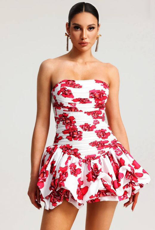 Robe modèle rouge de la Barbade