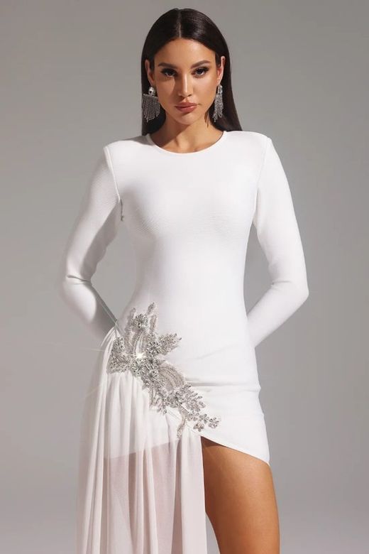 Catty model dress