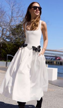 Black butterfly model dress