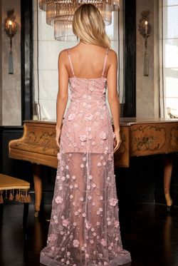 Vestido modelo Brunella