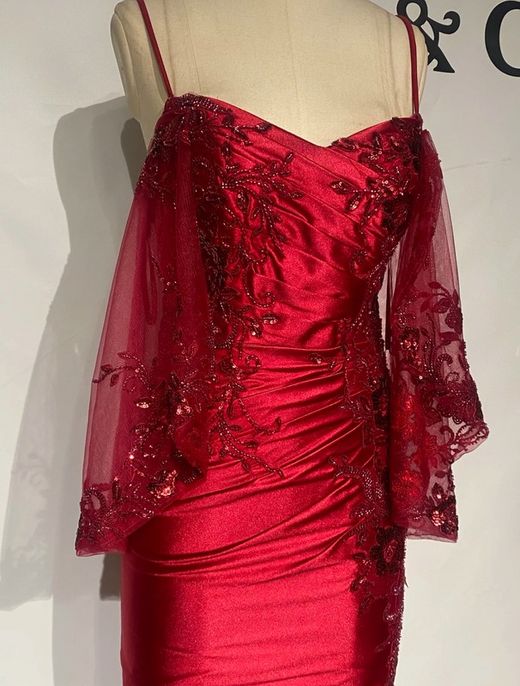 Vestido modelo Carina Rubí