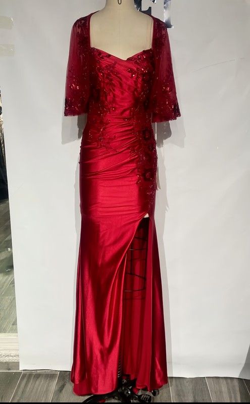 Vestido modelo Carina Rubí