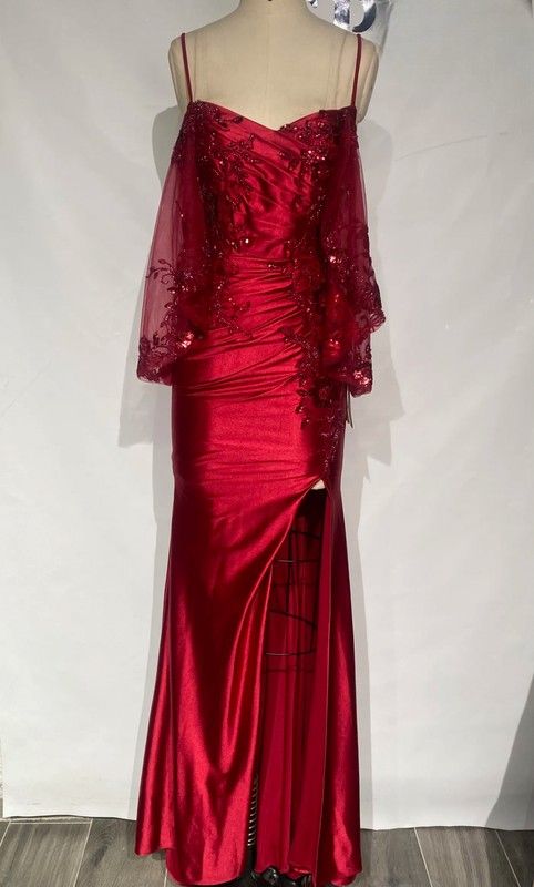 Vestido modelo Carina Rubí
