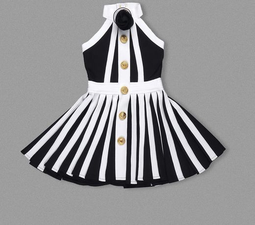 Caroline model dress