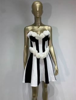 Vestido modelo Charlottes