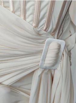 Vestido modelo Corset Cream