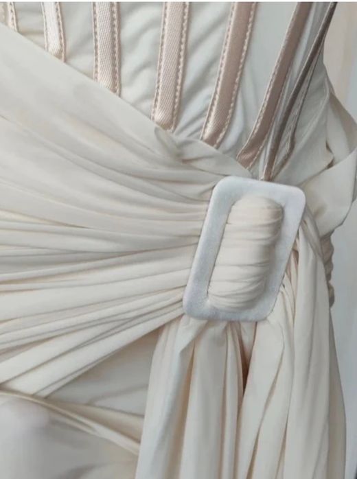 Vestido modelo Corset Cream