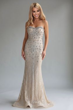 Dancing model dress
