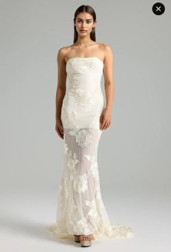 Papillon model dress