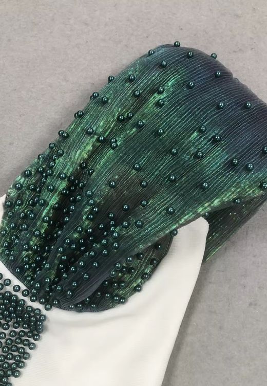 Elisenda model dress