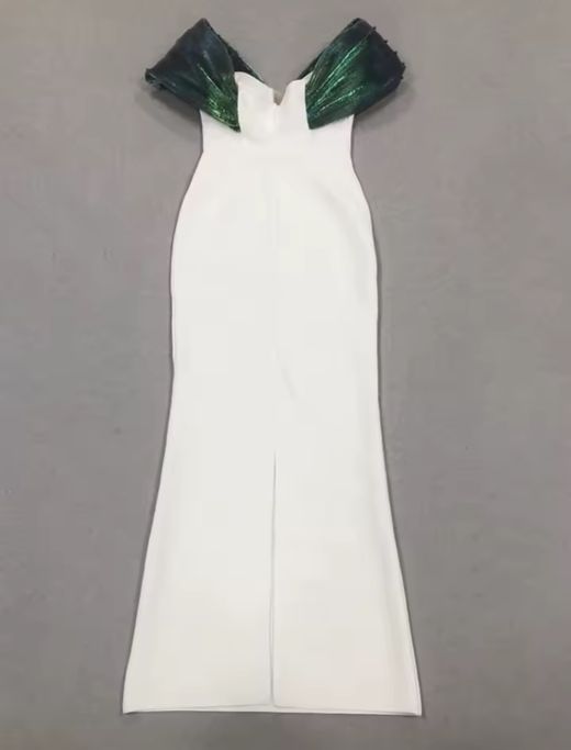 Elisenda model dress