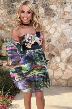 Charming model dress