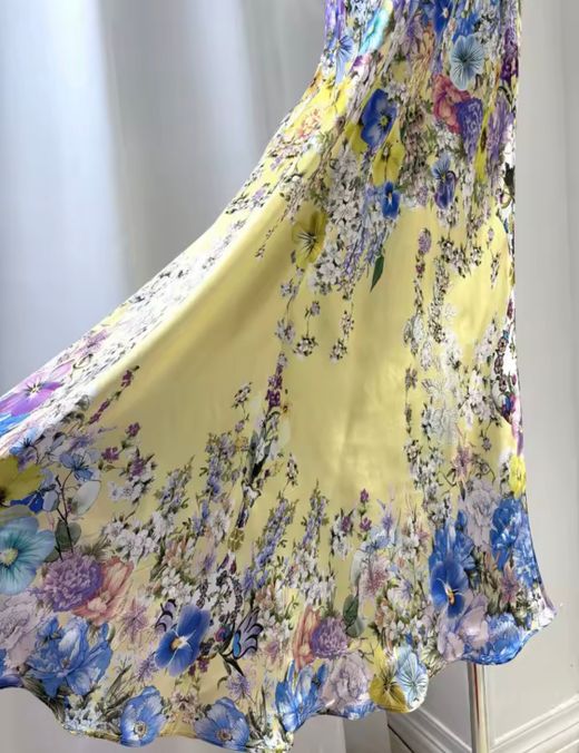 Vestido largo satinado modelo Giralda
