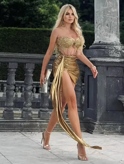 Vestido modelo Golden Eyes