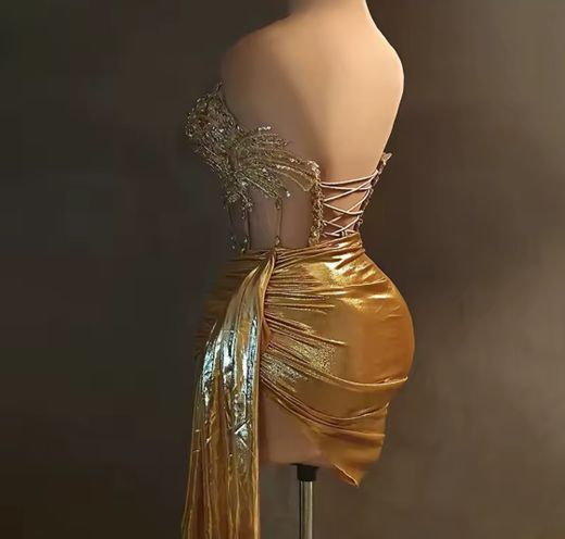 Vestido modelo Golden Eyes