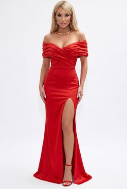 Vestido modelo Leonor rojo