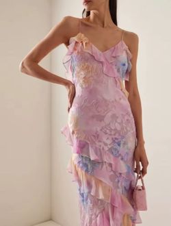 Leticia model dress
