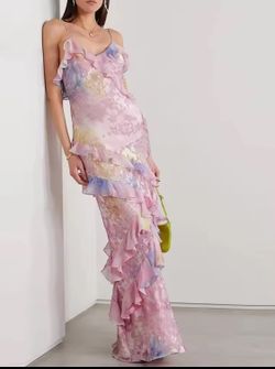 Leticia model dress