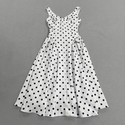 Vestido modelo Lunares Chic