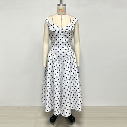 Vestido modelo Lunares Chic