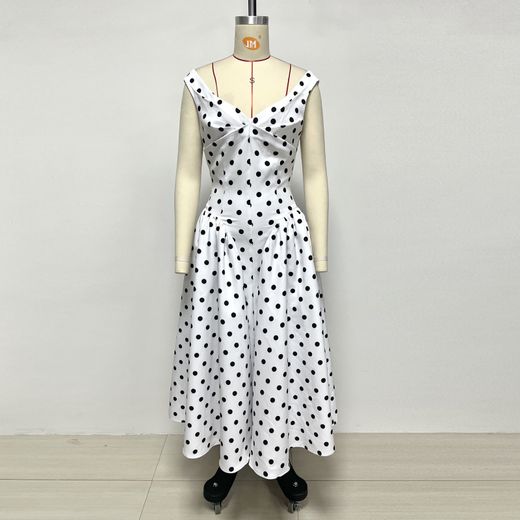 Vestido modelo Lunares Chic