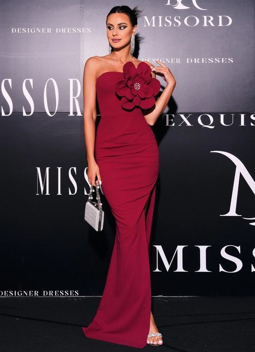 Mariana model dress