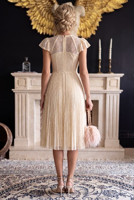 Vestido modelo Mariposas beige