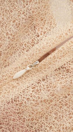 Vestido modelo Mariposas beige