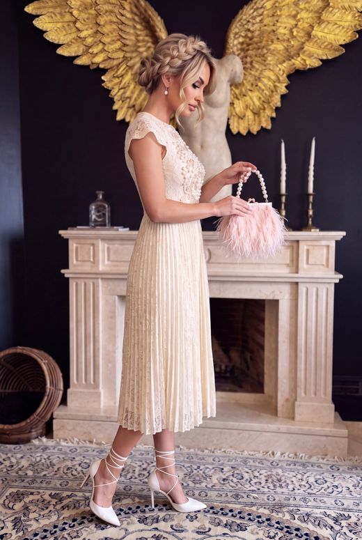 Vestido modelo Mariposas beige