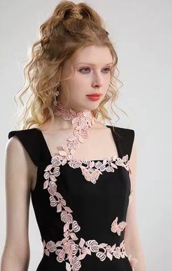Maripositas model dress