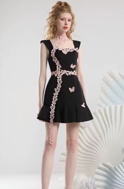 Maripositas model dress