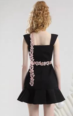Maripositas model dress