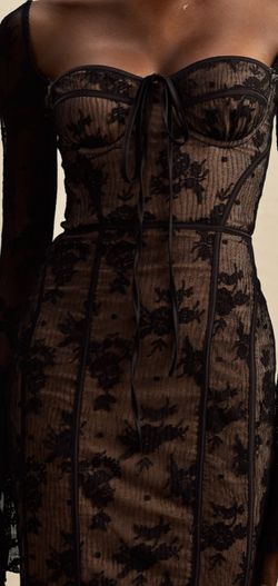 Vestido modelo Marlene negro