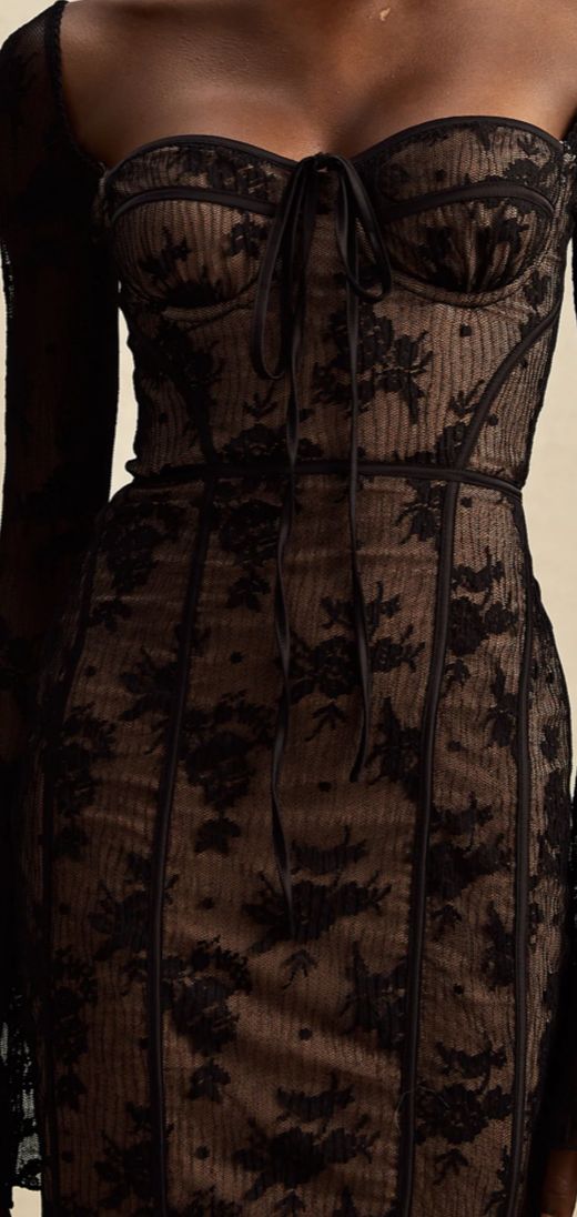 Vestido modelo Marlene negro