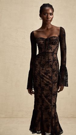 Vestido modelo Marlene negro