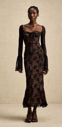 Vestido modelo Marlene negro