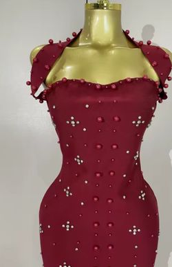 Vestido modelo Martinia burdeos