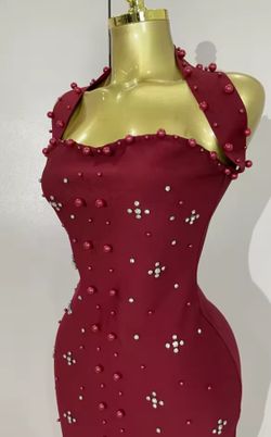 Vestido modelo Martinia burdeos