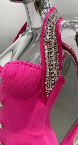 Vestido modelo Meryl Rosa