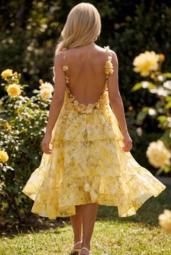 Vestido modelo Miss Yellow